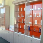 Vitrina exhibidor tipo aparador